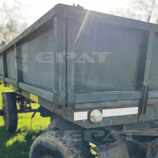 Taśma odblaskowa biała Epat T010. Naklejanie taśmy odblaskowej na przyczepę. Taśma pryzmatyczna
